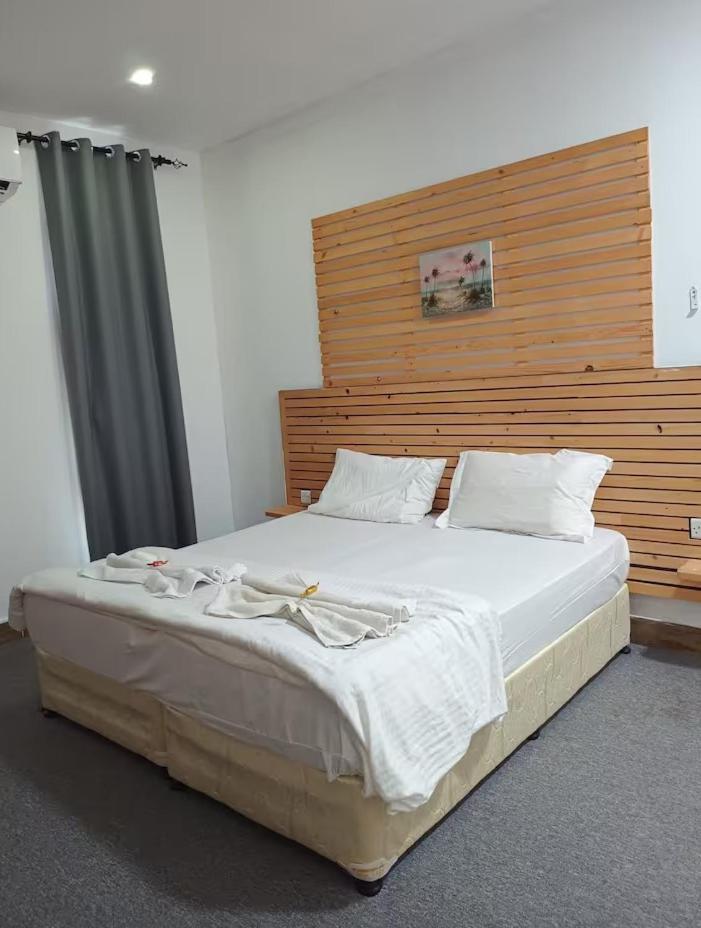 Private Rooms In Shared Beach Chalet - 1 Ras al Hadd Room photo